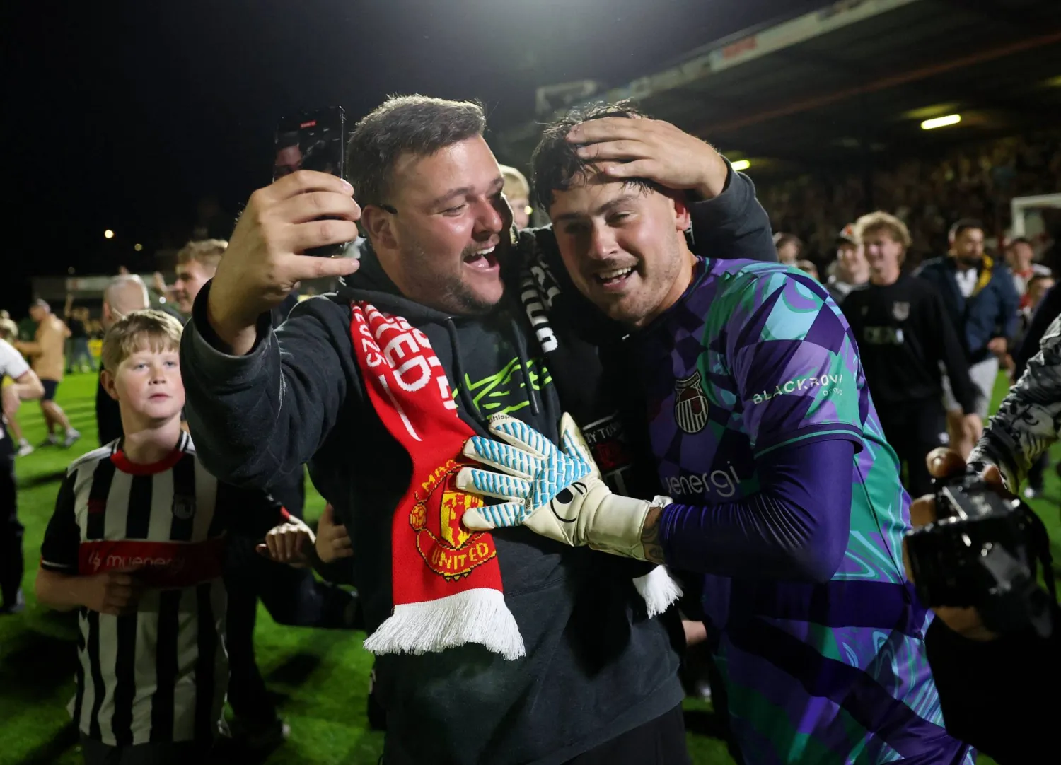 غريمبسي كتب قصة لن تُنسى عن فريق صغير انتصر على الإمبراطوريات (رويترز)