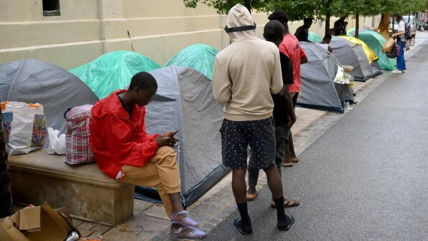 عدد الأطفال المشرّدين بفرنسا ارتفع بنسبة 6 في المائة مقارنة بما كان عليه العام الفائت وبنسبة 30 في المائة عمّا كان عليه عام 2022 (أ.ف.ب)