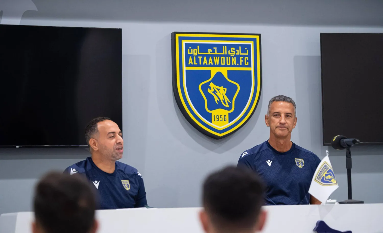 شاموسكا خلال المؤتمر الصحافي (نادي التعاون)