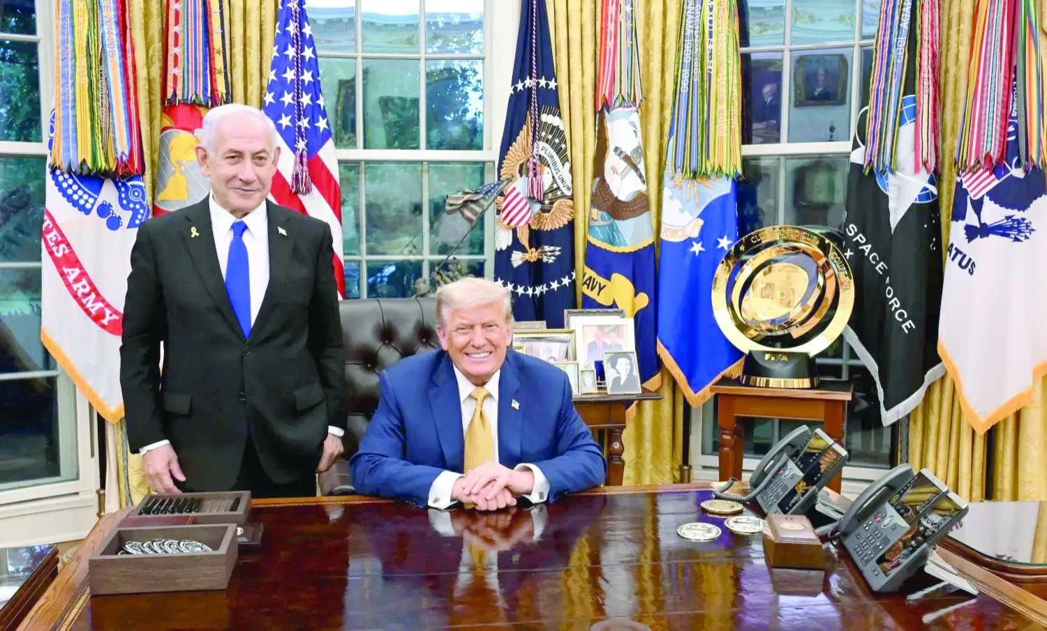 الرئيس الأميركي دونالد ترمب وإلى جانبه رئيس الوزراء الإسرائيلي بنيامين نتنياهو في المكتب البيضوي (أرشيفية - د.ب.أ)