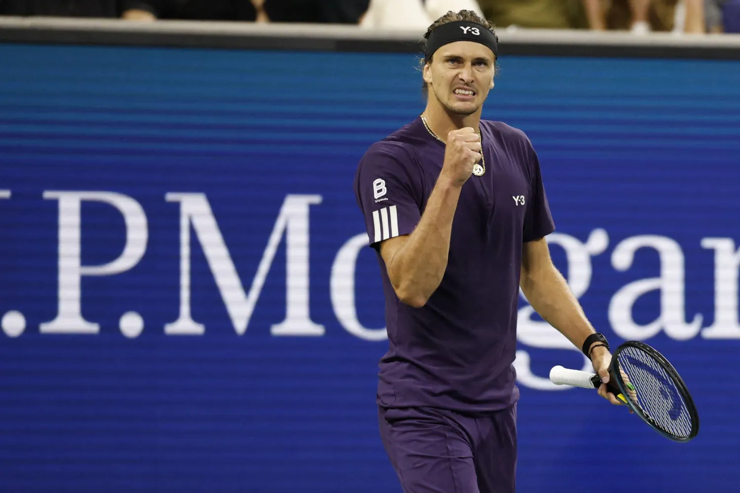 نجم التنس الألماني ألكسندر زفيريف (رويترز)