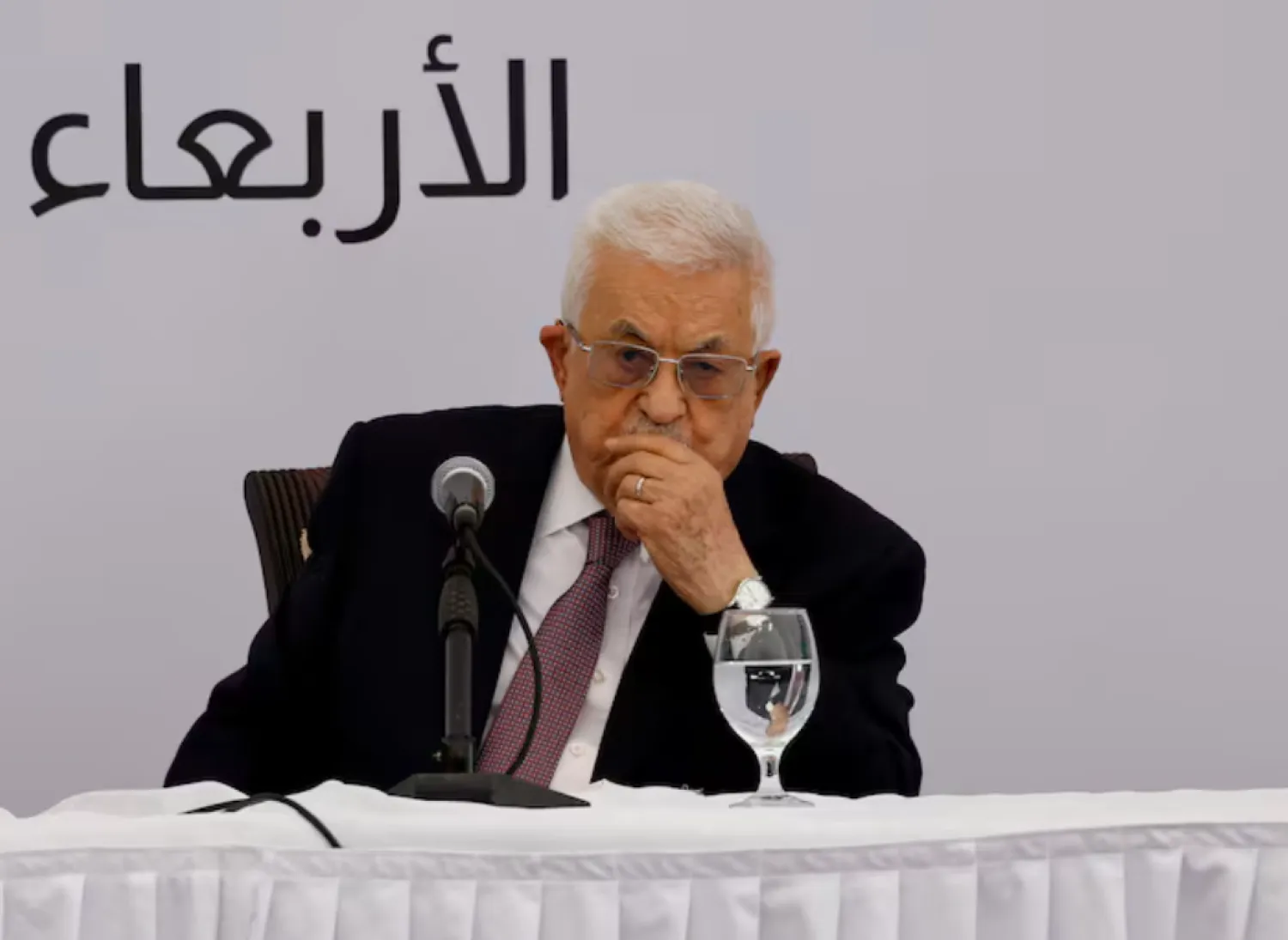 Palestinian President Mahmoud Abbas looks on as he visits the Istishari Cancer Center in Ramallah, in the Israeli-occupied West Bank, May 14, 2025. REUTERS/Mohammed Torokman/File Photo 