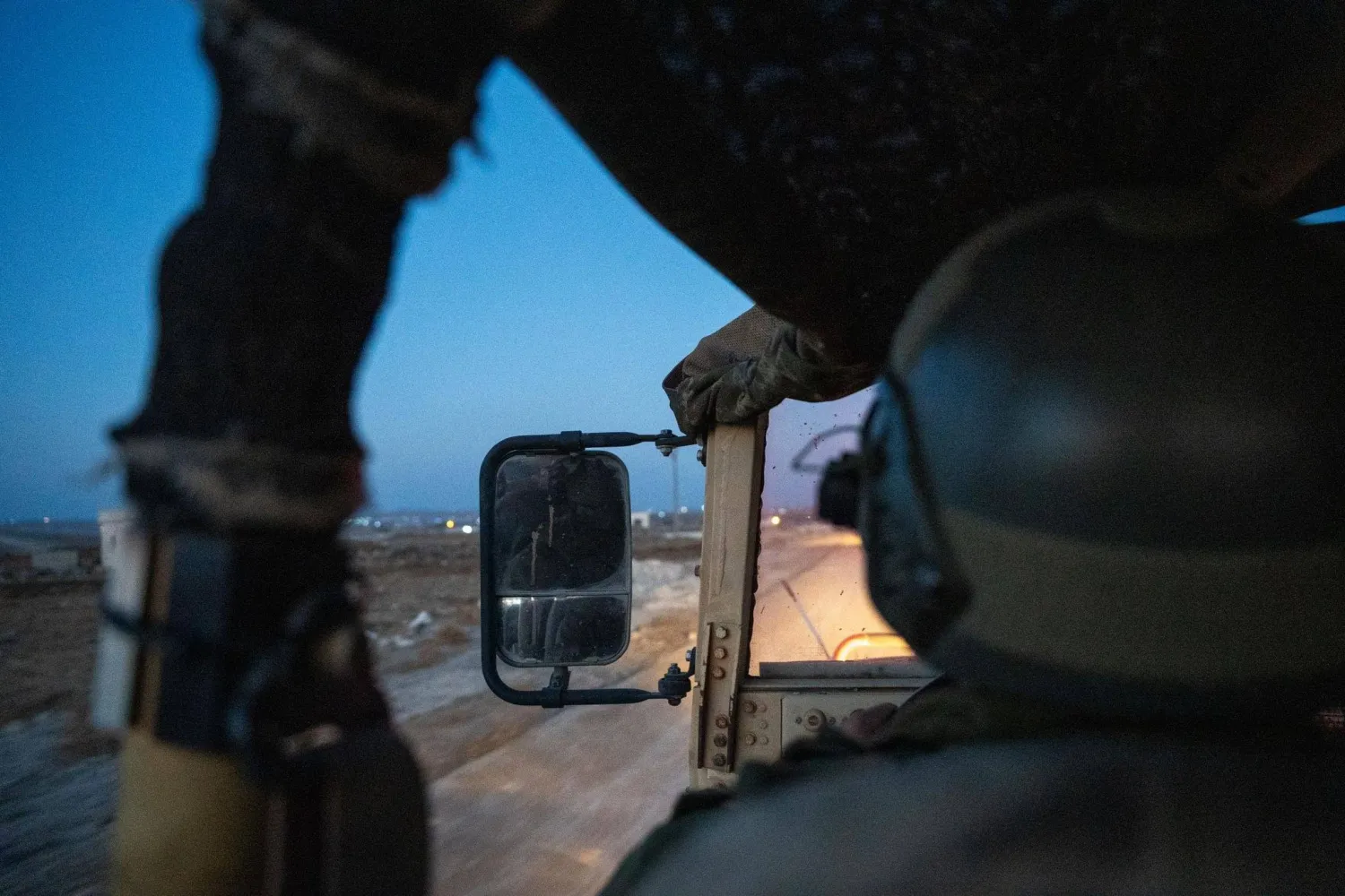 جندي إسرائيلي يقود آلية عسكرية (الجيش الإسرائيلي)