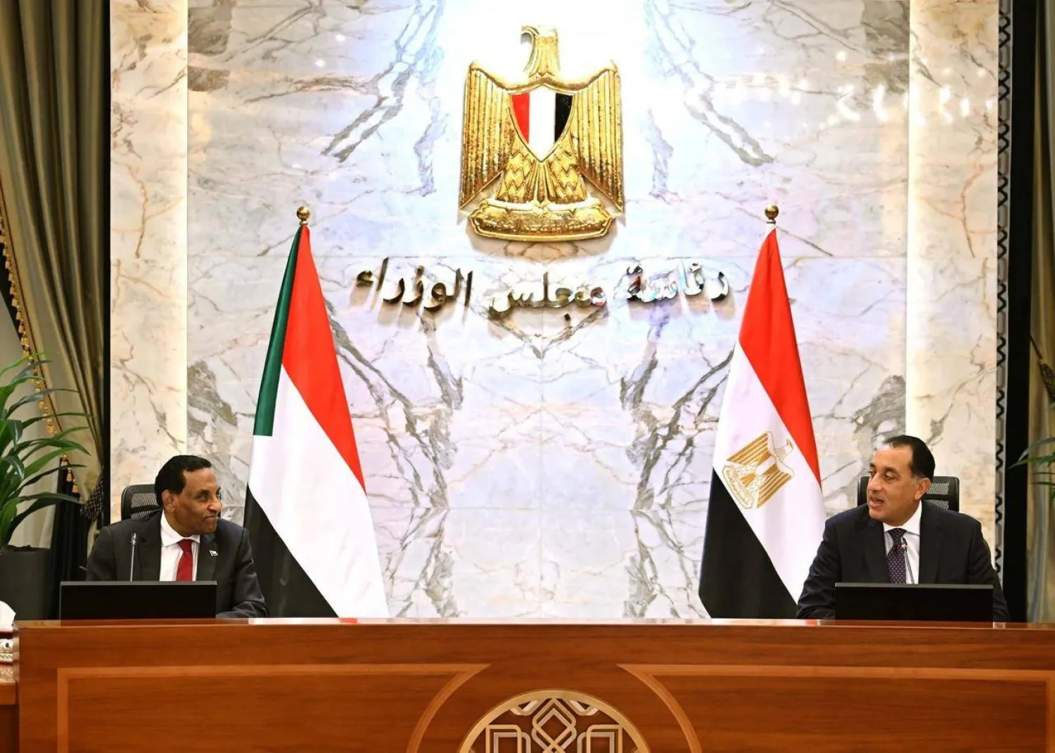 رئيس الوزراء المصري خلال محادثات مع نظيره السوداني في القاهرة (مجلس الوزراء المصري)