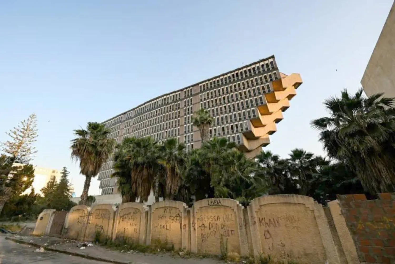 جوهرة معمارية من السبعينات على المحكّ (أ.ف.ب)