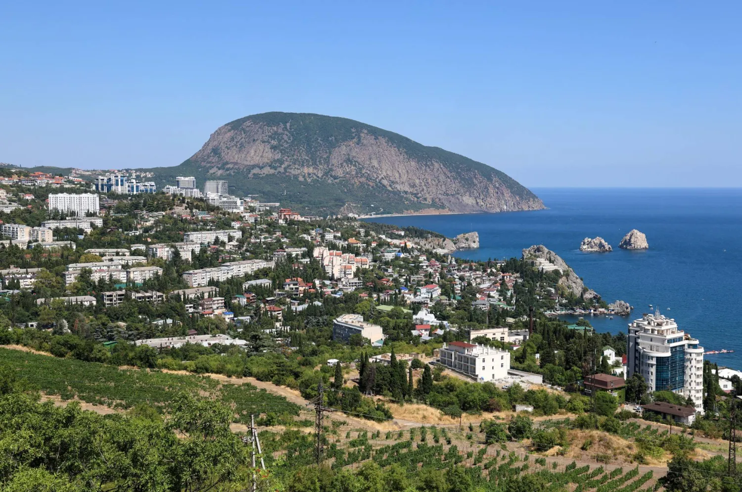 «جبل الدب» في منطقة القرم على البحر الأسود (رويترز)