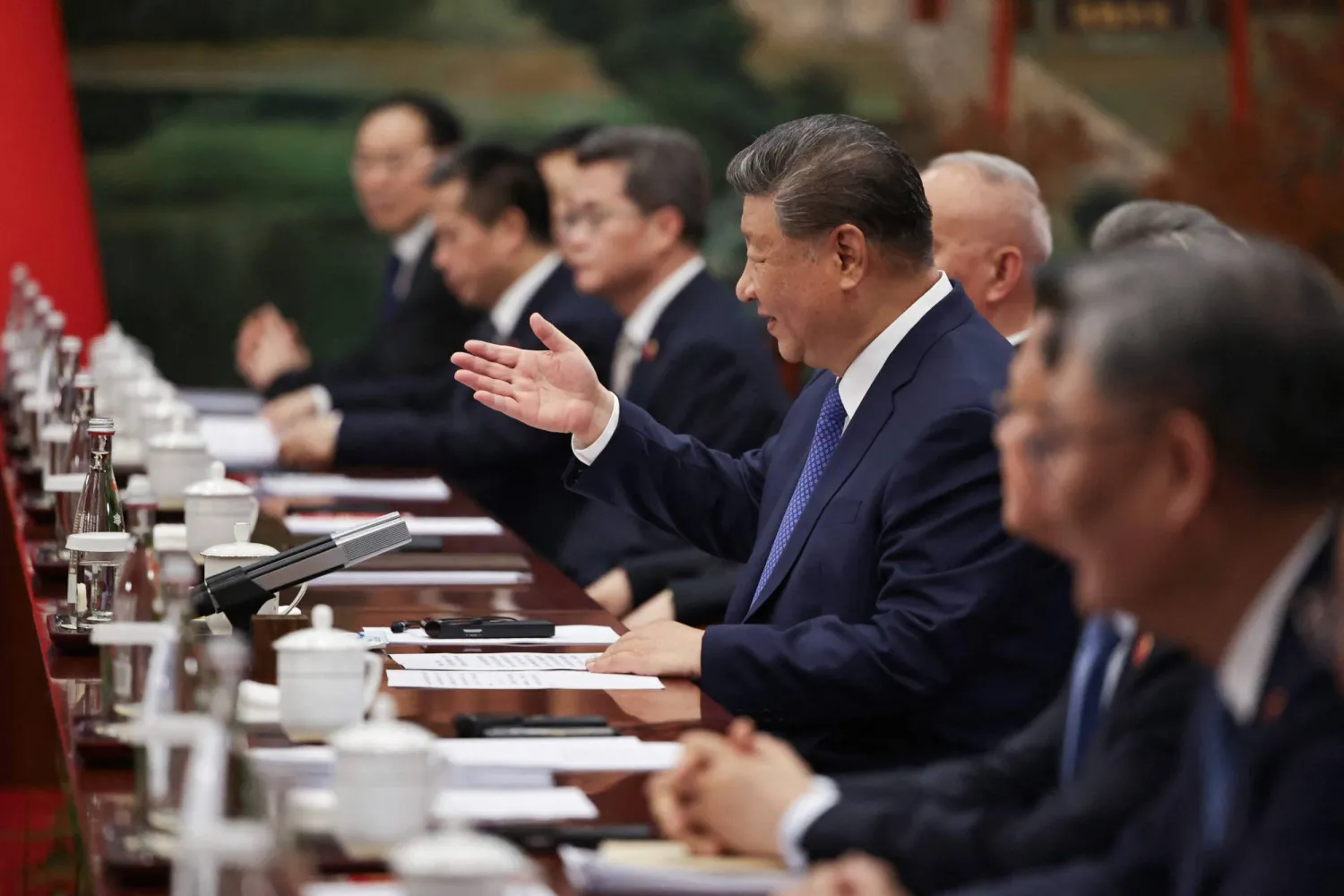 شي يتحدّث خلال لقائه بوفد الأمم المتحدة في تيانجين يوم 30 أغسطس (أ.ب)