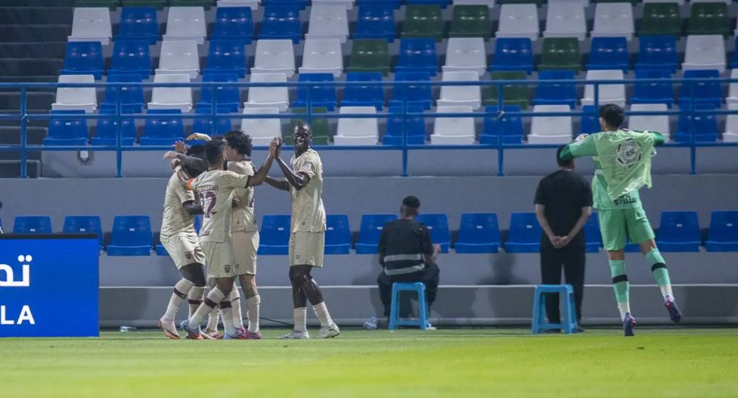 احتفالية مبكرة للفيحاء في مواجهته أمام الفتح (تصوير: سعد الدوسري) 