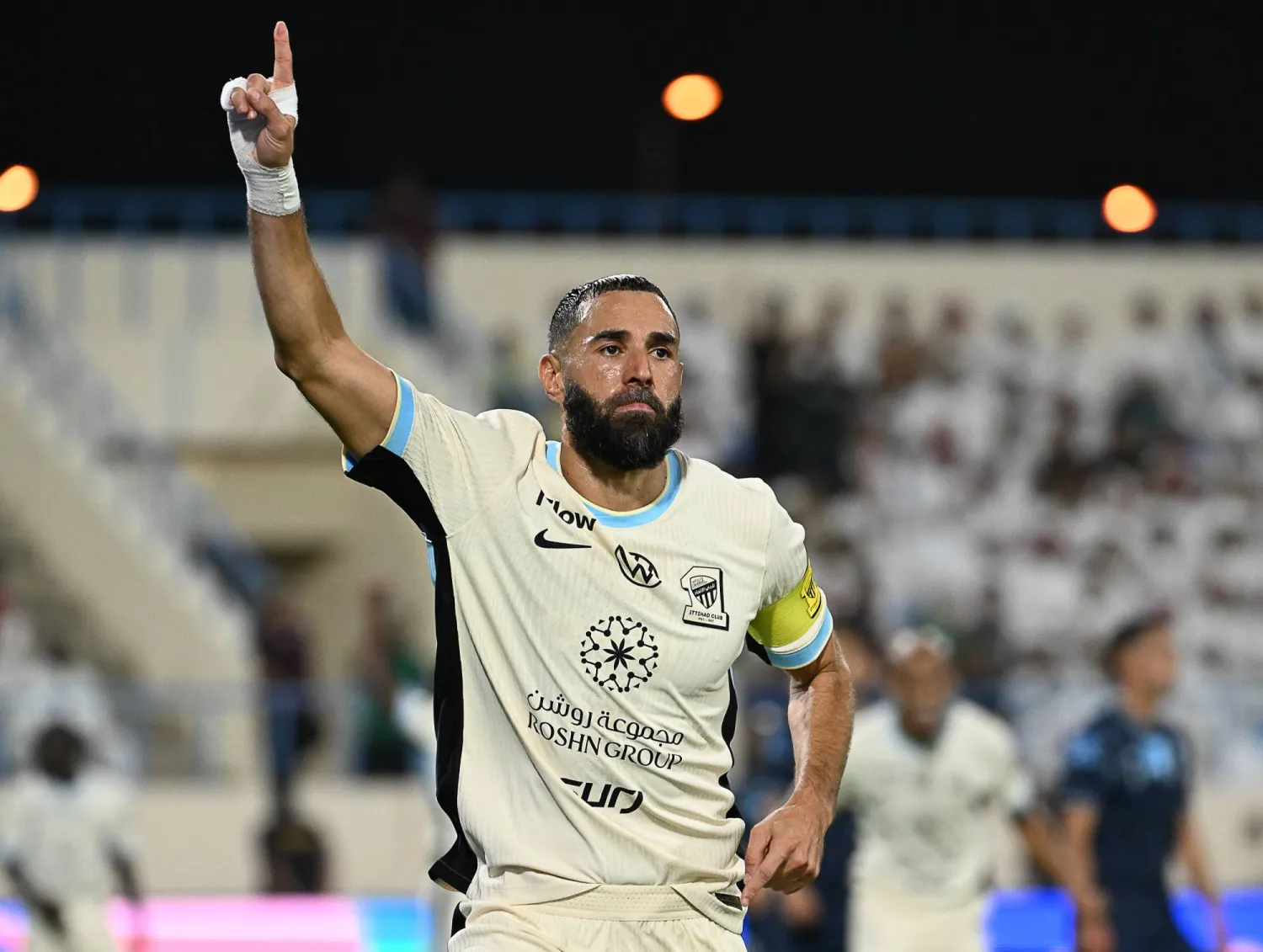 بنزيمة تألق بثلاثية أمام الأخدود (تصوير: علي خمج)