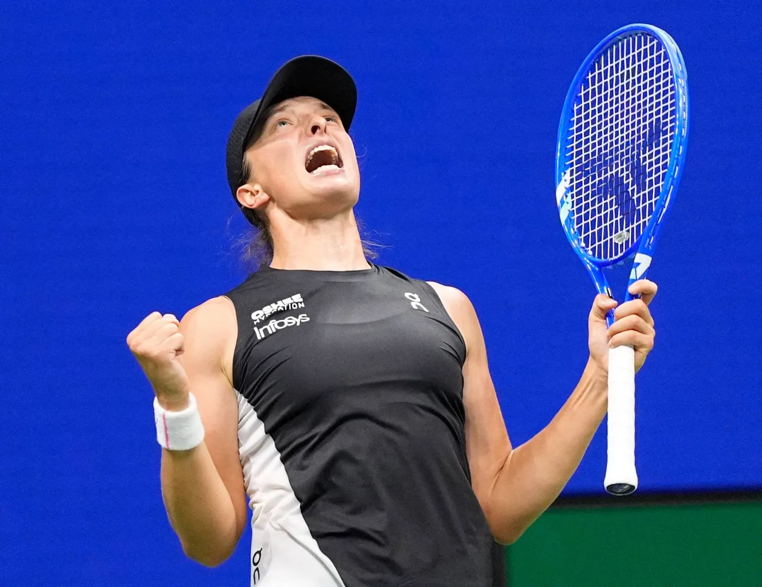 شفيونتيك (رويترز)