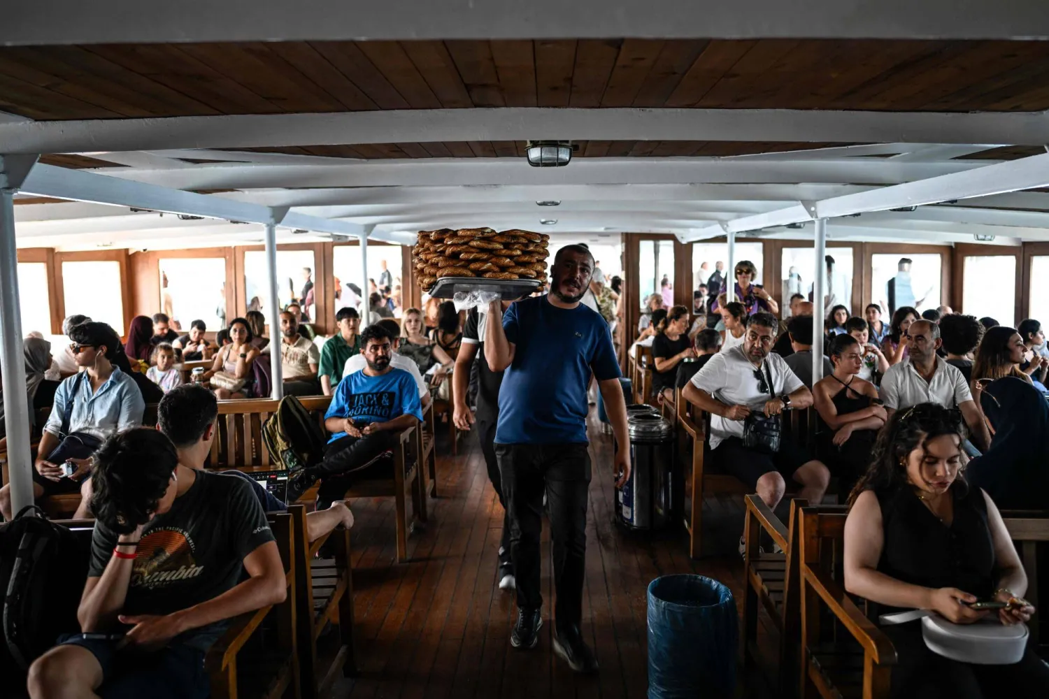 حكايات طويلة تعبُر البوسفور(أ.ف.ب)