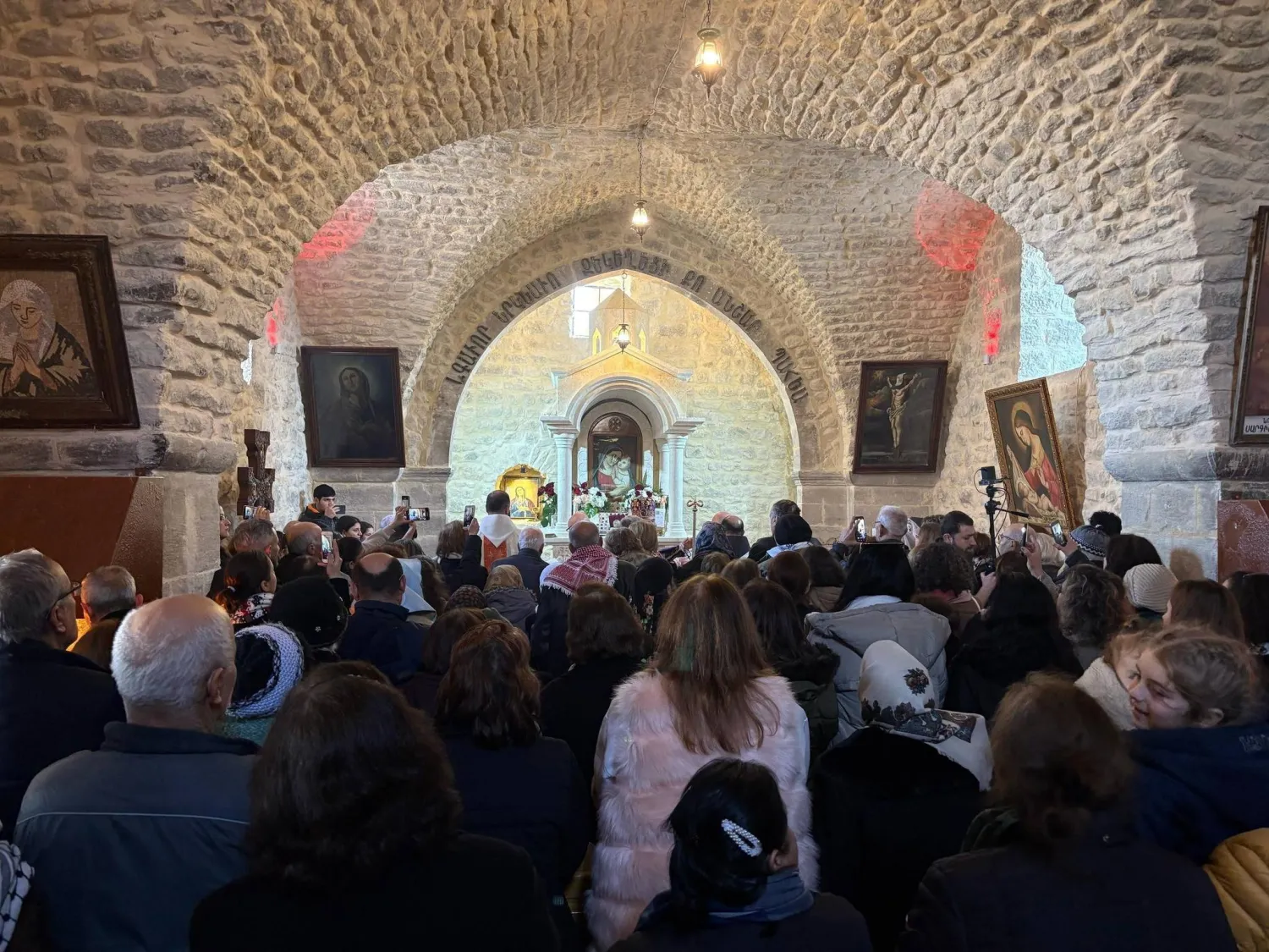 إعادة افتتاح كنيسة القديسة آنا في إدلب (أبرشية الأرمني في حلب-فيسبوك)