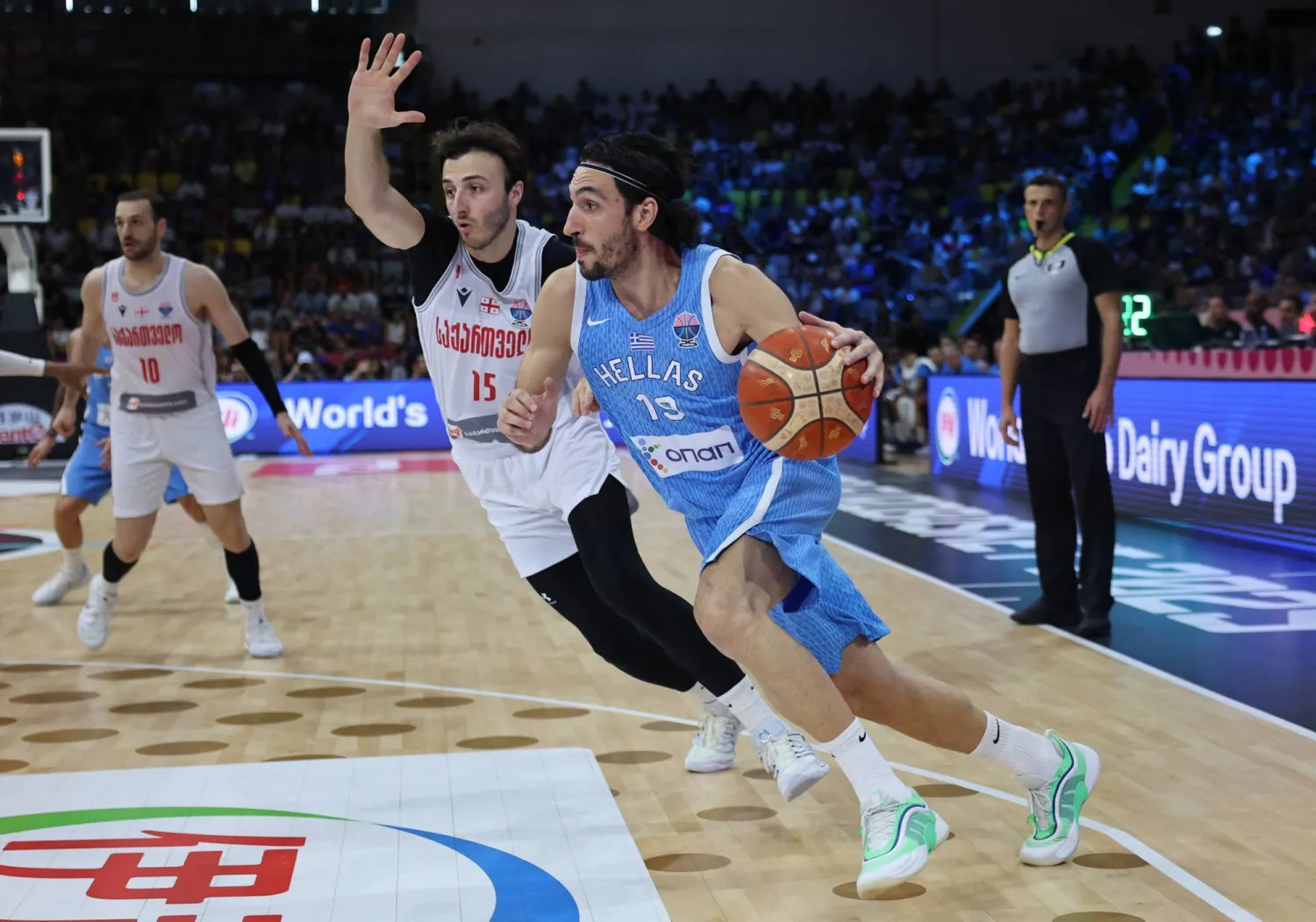 اليونان هزمت جورجيا في «أمم أوروبا لكرة السلة»... (رويترز)