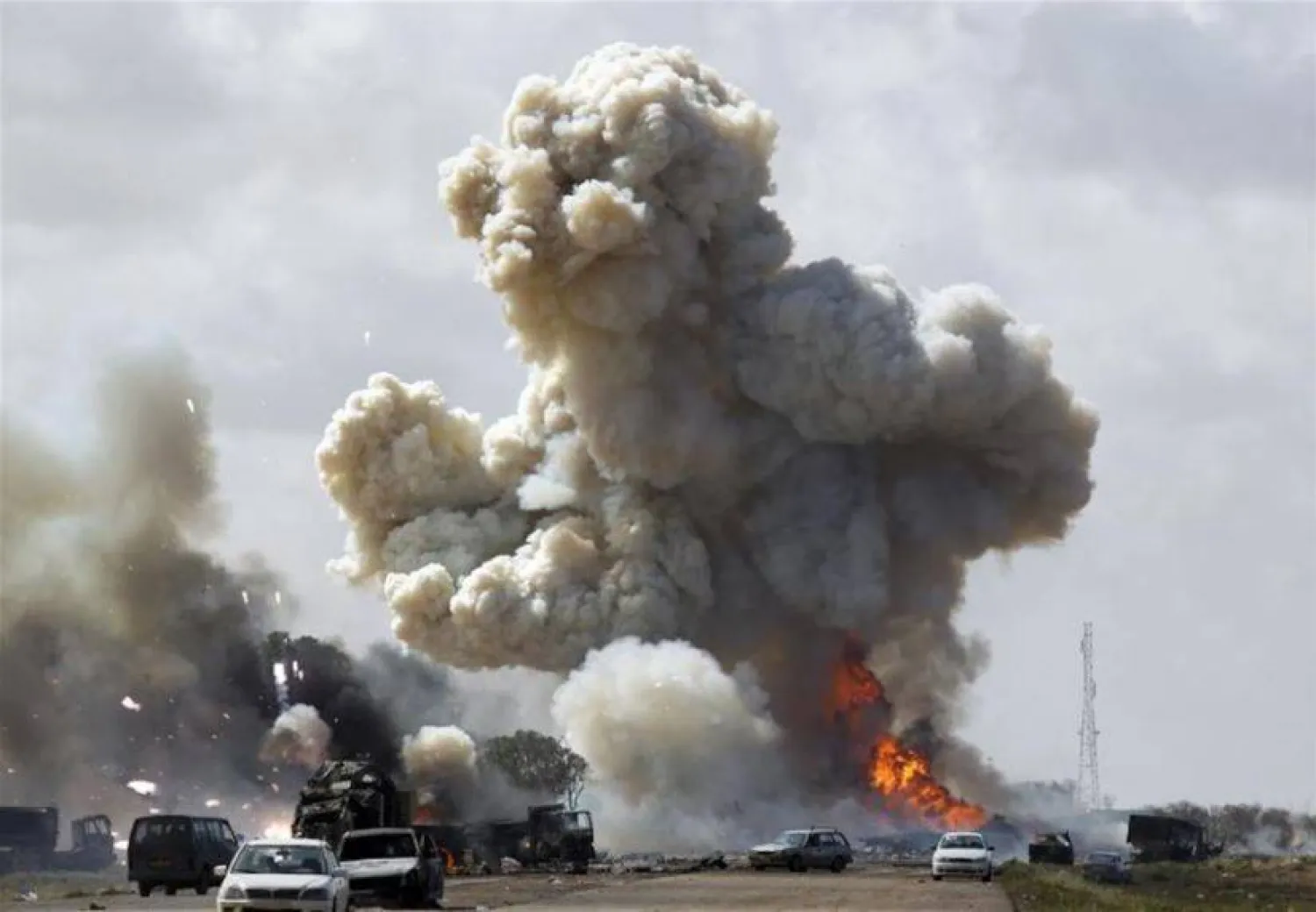 انفجار سابق في ليبيا (أرشيفية - رويترز)