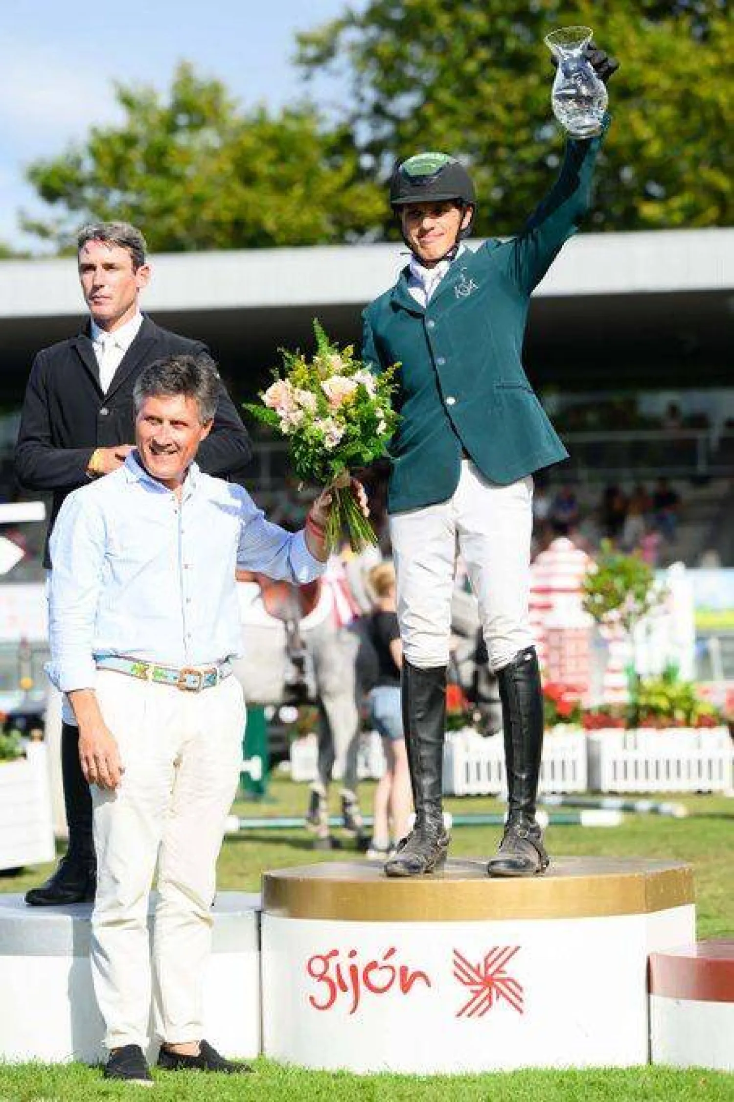 الشربتلي على منصة التتويج (الشرق الأوسط)