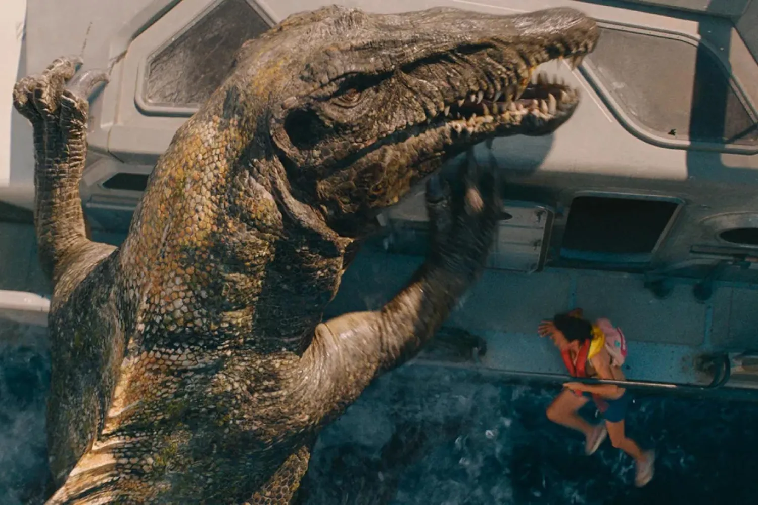 Jurassic World: Yeniden Doğuş, kalp hastalıklarını tedavi edebilecek devrim niteliğinde bir ilacın anahtarını taşıyan dinozor DNA'sını bulmak için yürütülen gizli bir görevi konu alıyor (Universal)