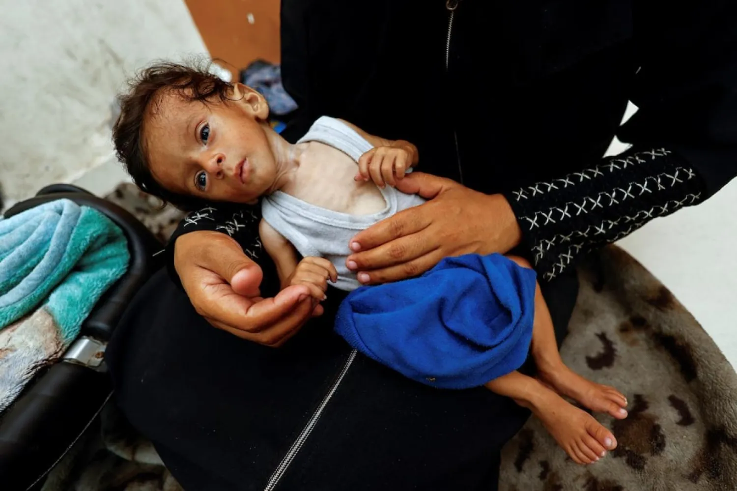 Gazze'de İsrail ablukasının yarattığı açlık nedeniyle 96'sı çocuk 200'e yakın kişi öldü (Reuters)