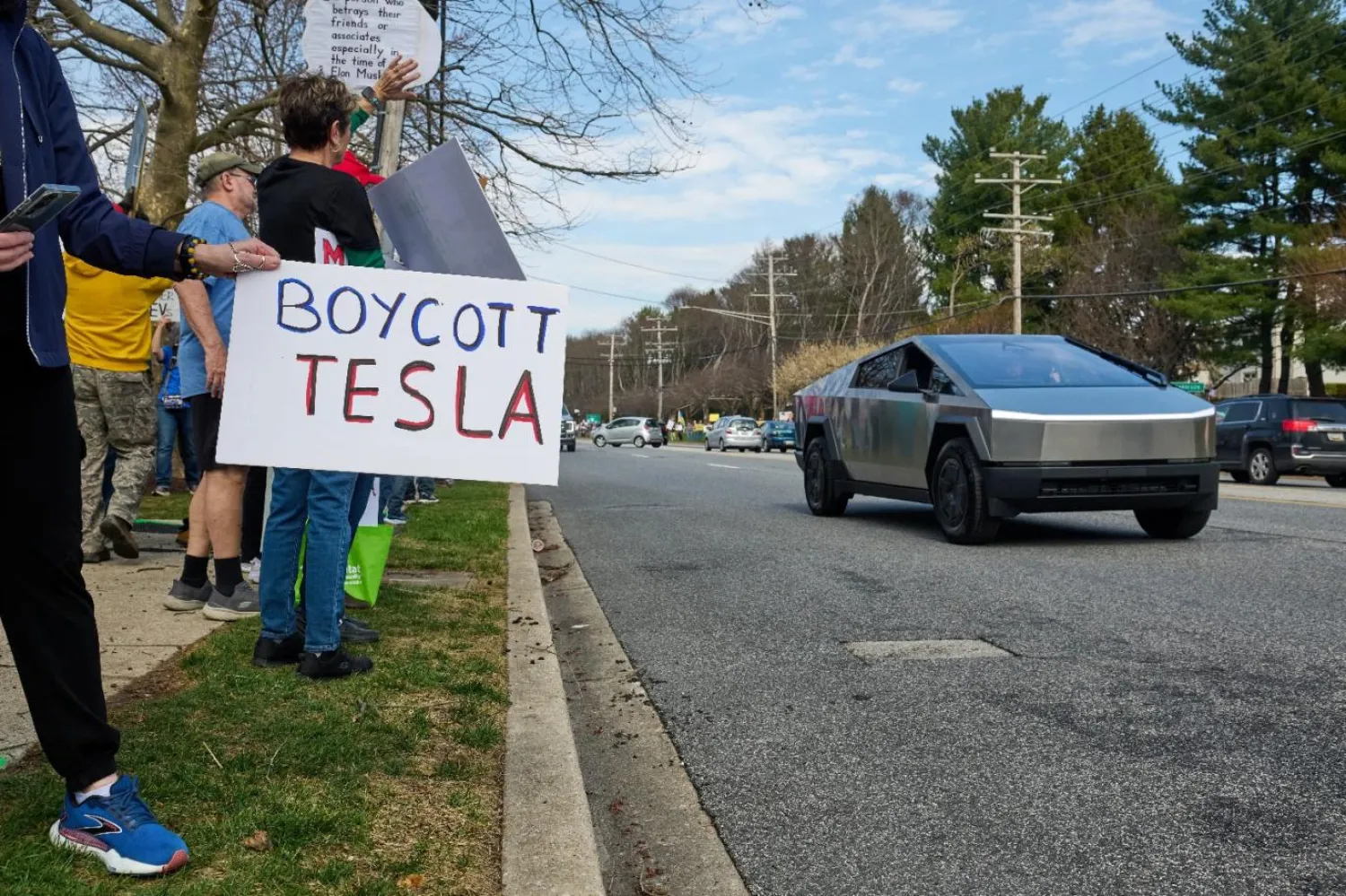 İnternette paylaşılan sözleşme belgelerine göre ABD Hava Kuvvetleri hedef talimi için iki Tesla Cybertruck satın almak istiyor (Middle East Images/AFP)