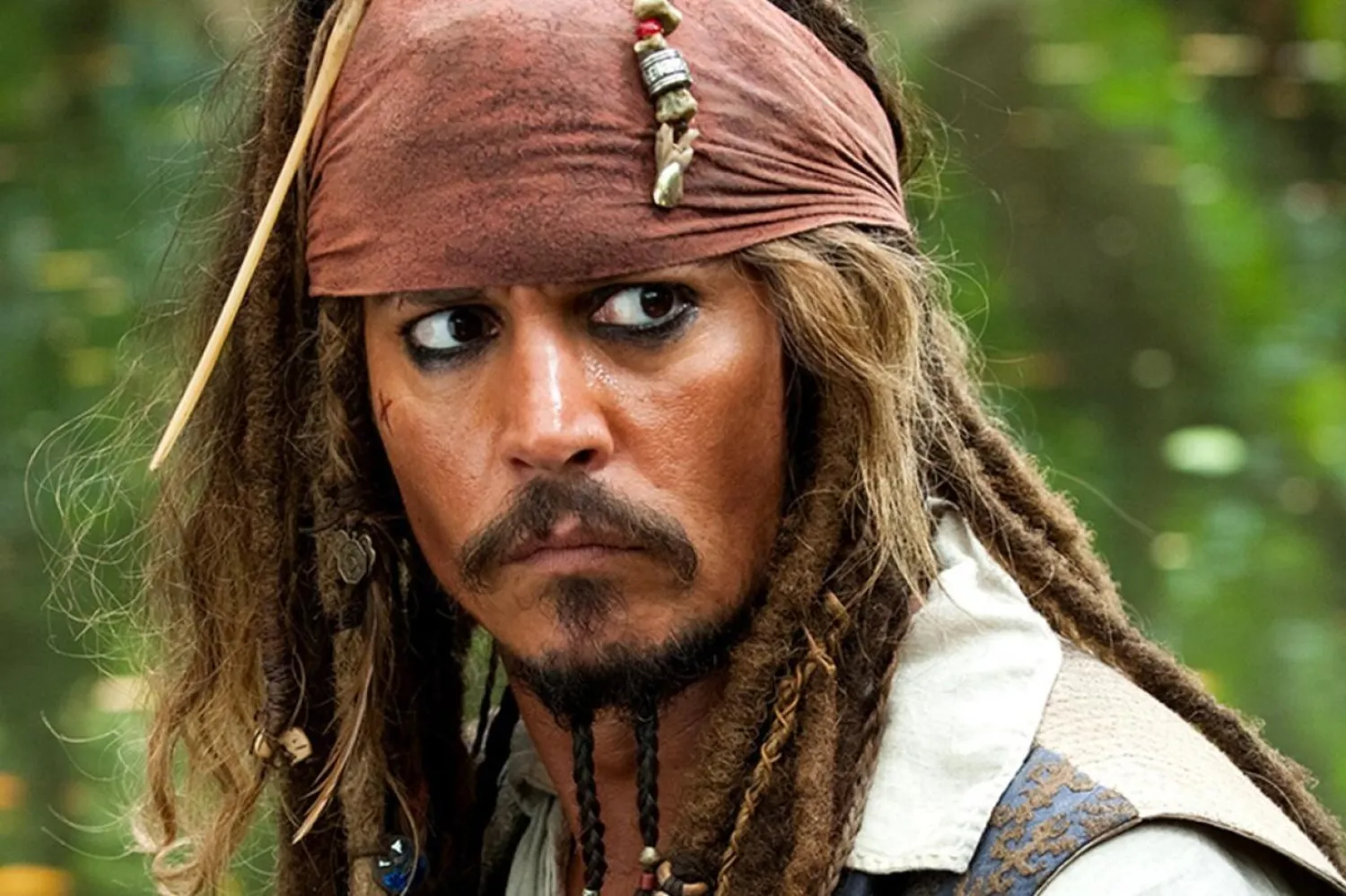 62 yaşındaki Johnny Depp, gişe canavarı serinin 5 filminde de Kaptan Jack Sparrow'a hayat vermişti (Disney)