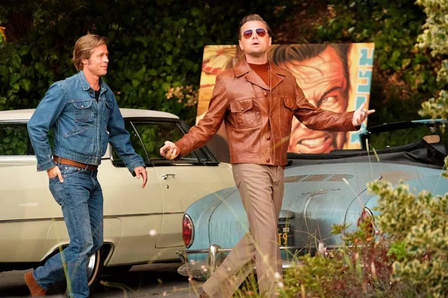 1969'da Los Angeles'ta geçen Bir Zamanlar... Hollywood'da filminde, başrolleri Leonardo DiCaprio (sağda) ve Brad Pitt (solda) paylaşıyordu (Sony Pictures)