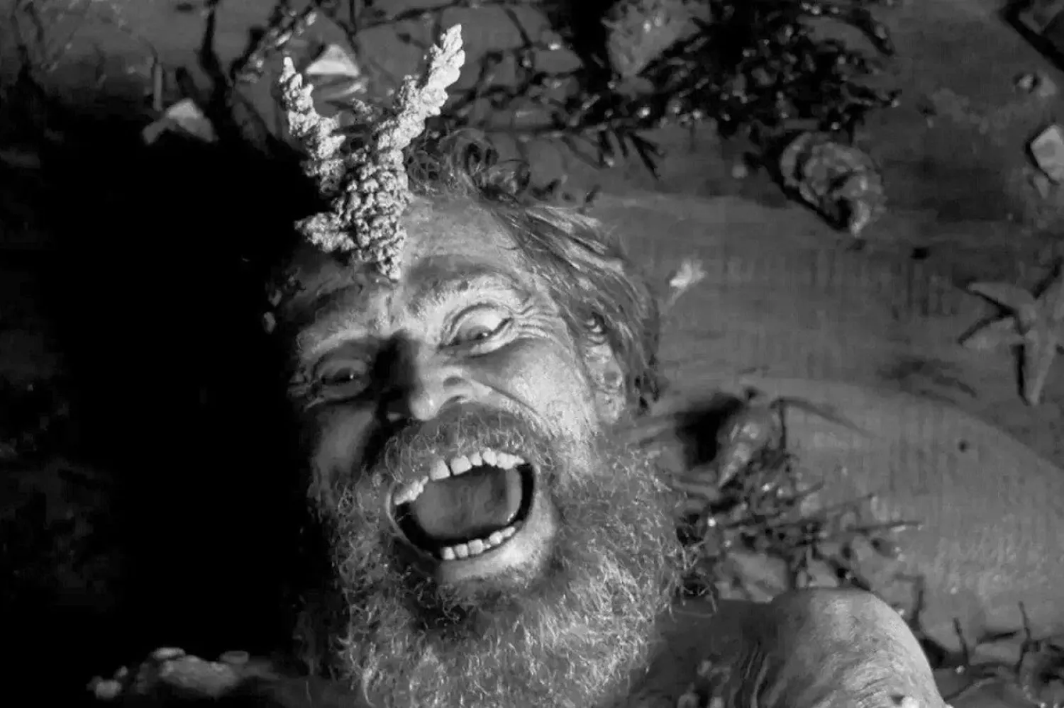 18 yaş sınırıyla vizyona giren The Lighthouse'ta Willem Dafoe, Thomas Wake rolündeydi (A24)