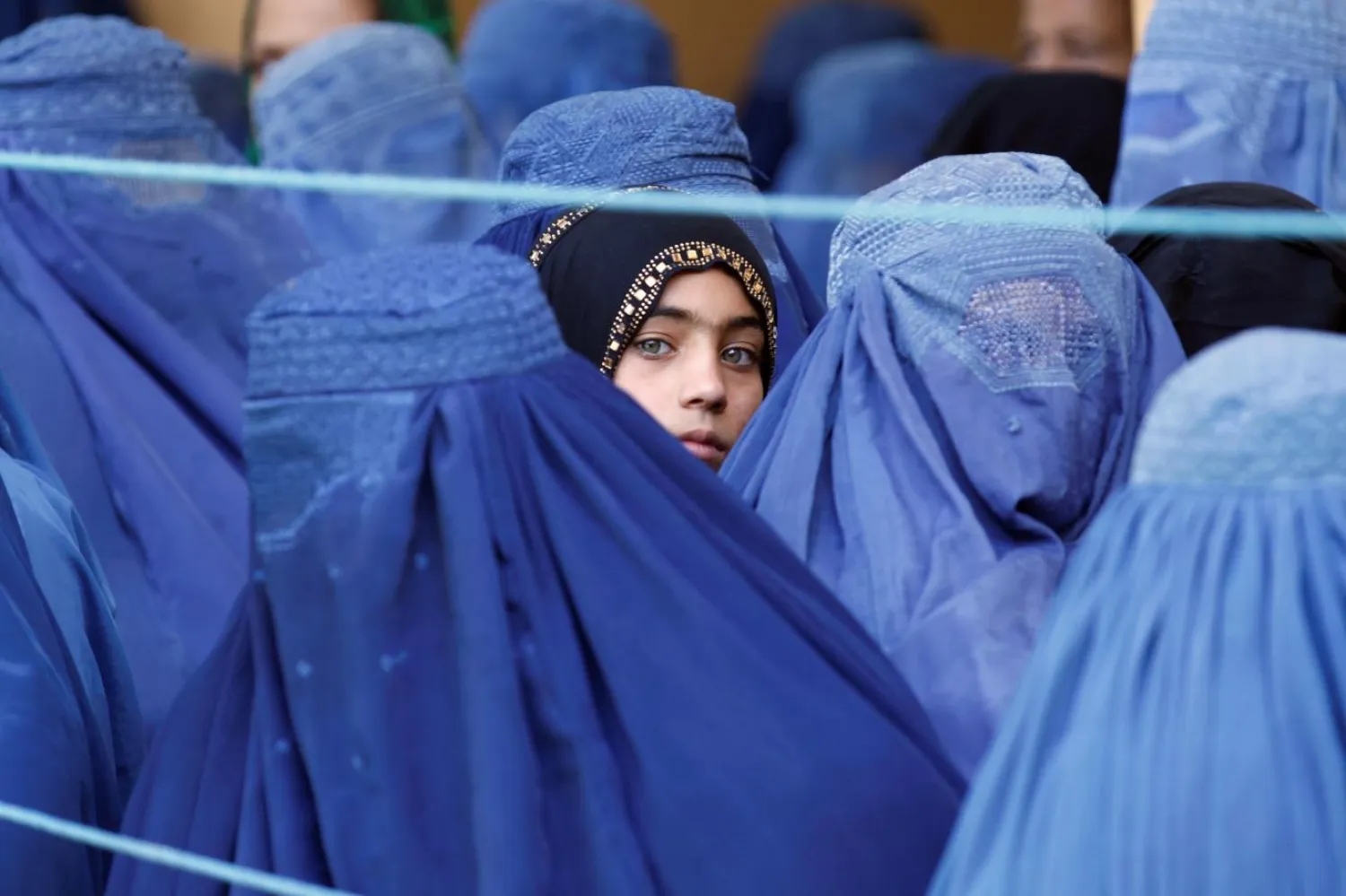 Taliban'ın kadınlara yönelik yasakları, uluslararası kamuoyunun tepkisini çekmişti (Reuters)