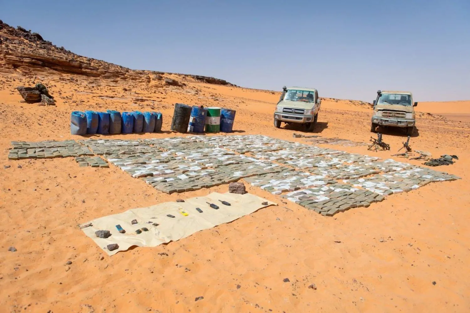 Uyuşturucu kaçakçılığı ağları, Batı Afrika'daki zorlu güvenlik koşullarından faydalanıyor (AFP)