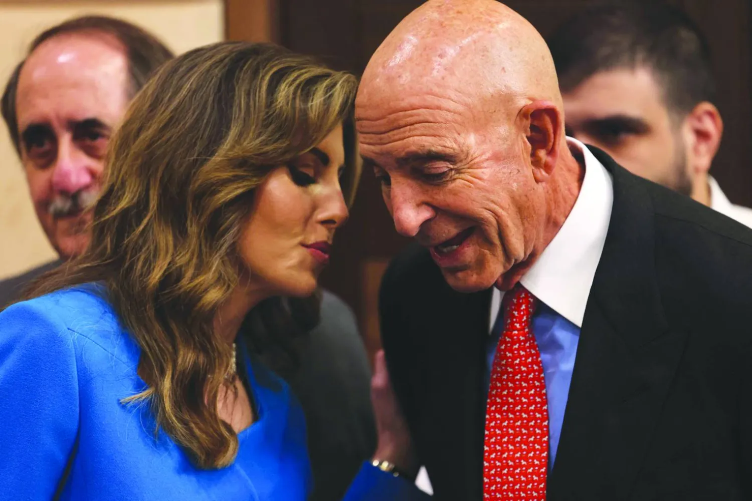 المبعوث الأميركي توم برّاك ونائبته إلى الشرق الأوسط مورغان أورتاغوس في بيروت (أ.ف.ب)