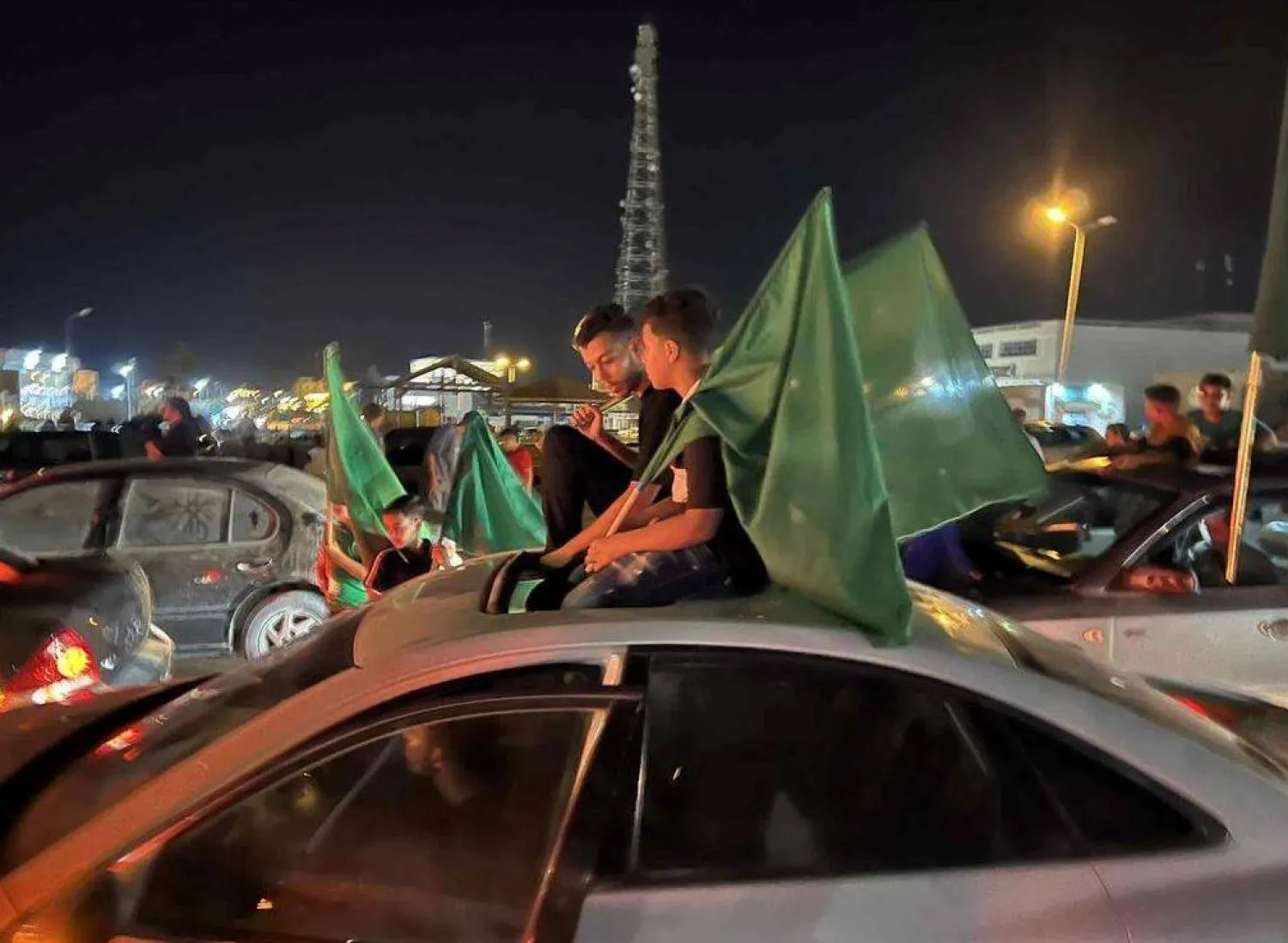 جانب من احتفالات بني وليد الليبية بـ«ثورة الفاتح» (صفحات موثوقة على مواقع التواصل الاجتماعي)