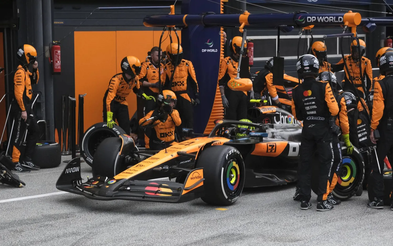 لاندو نوريس سائق «مكلارين»... (رويترز)