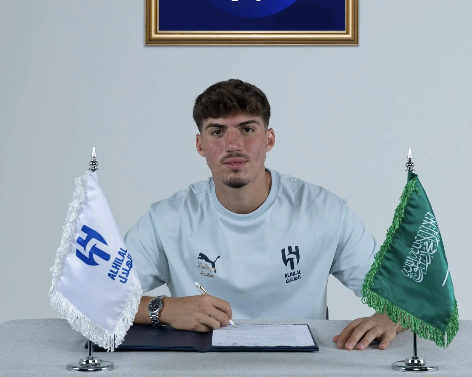 يعد المدافع التركي يوسف أكتشيشيك وجهاً واعداً في كرة القدم التركية (نادي الهلال) 