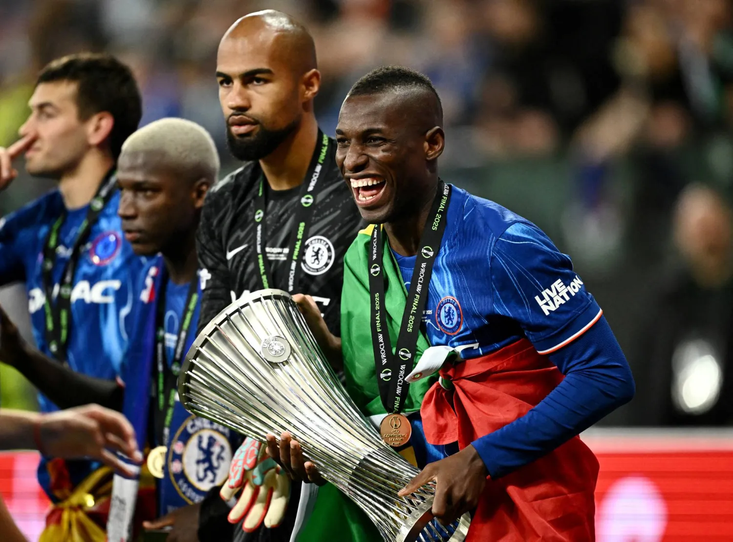 المهاجم السنغالي نيكولاس جاكسون (رويترز)