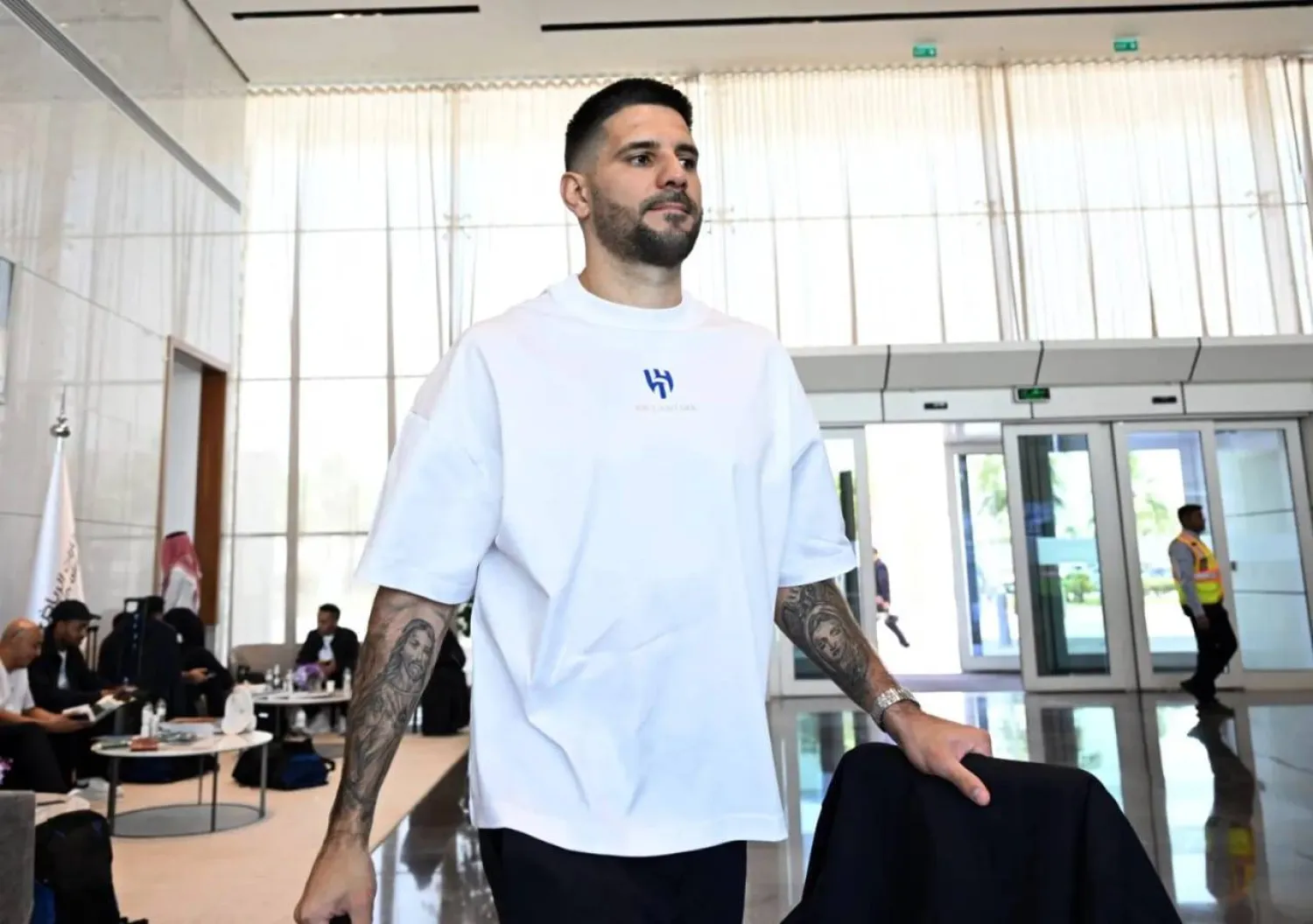 المهاجم ألكسندر ميتروفيتش (رويترز)