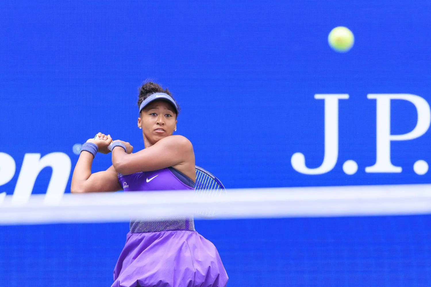 01 September 2025, US, New York: Japanese tennis player Naomi Osaka in action against US' Coco Gauff during their women's singles round of 16 match of the 2025 US Open tennis tournament at USTA Billie Jean King National Tennis Center. (dpa)