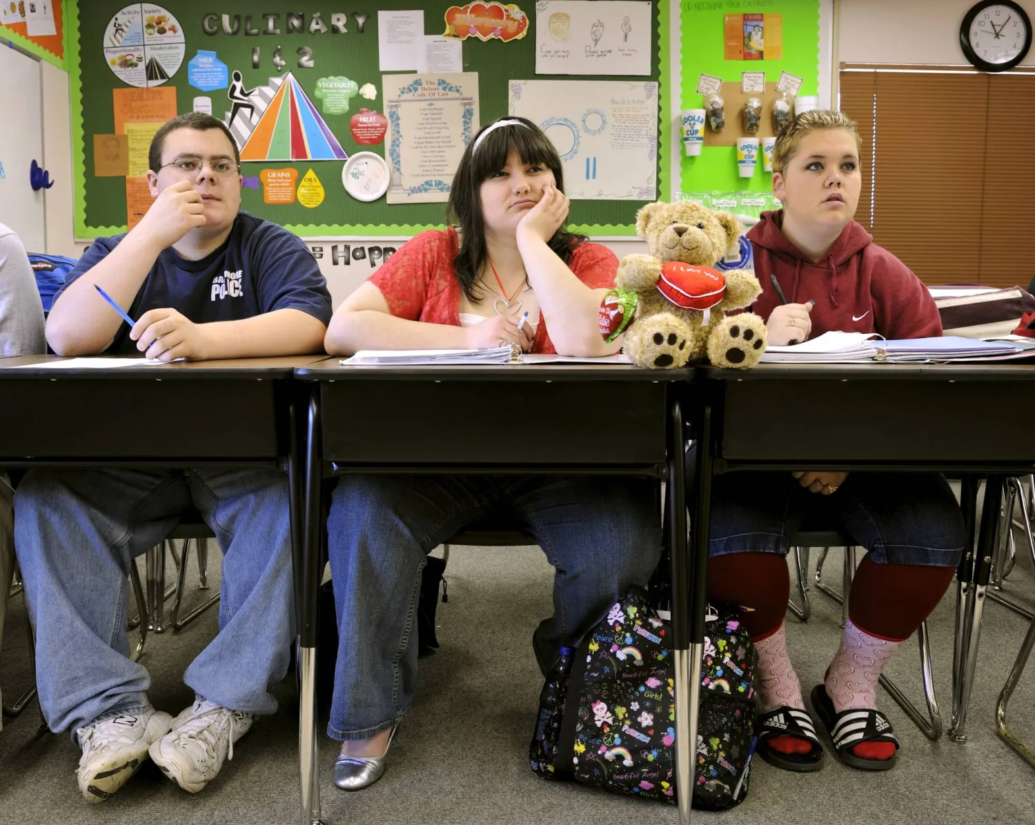 كبسولات بكتيريا الأمعاء... لعلاج المراهقين المصابين بالسمنة