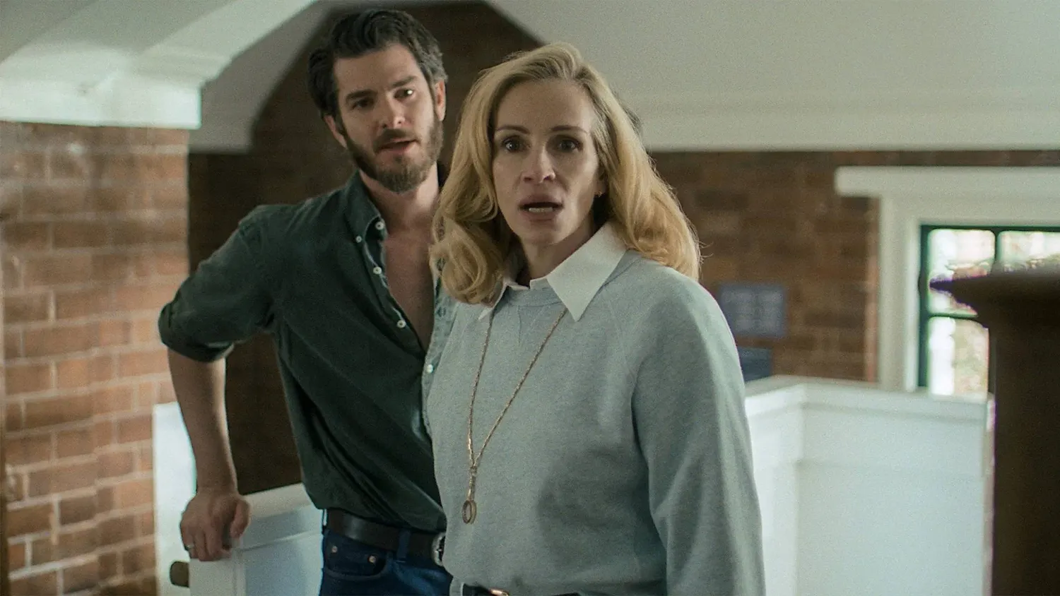 أندرو غارفيلد وجوليا روبرتس في «بعد الصيد» (ذا بيغ إندي بيكتشرز)