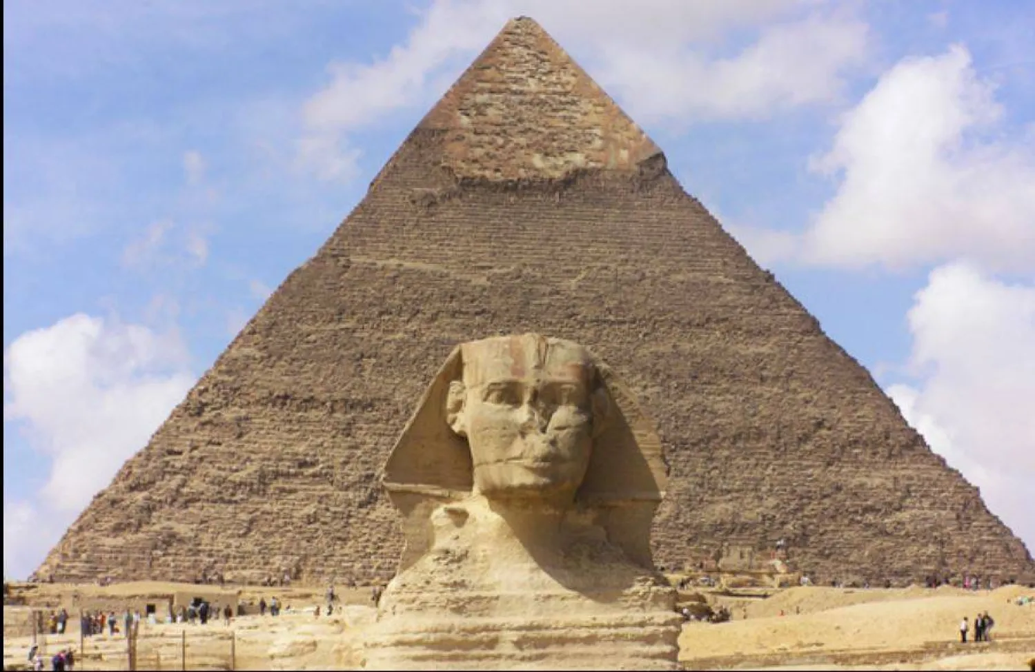  منطقة الأهرامات تشهد زخماً سياحياً (وزارة السياحة والآثار)