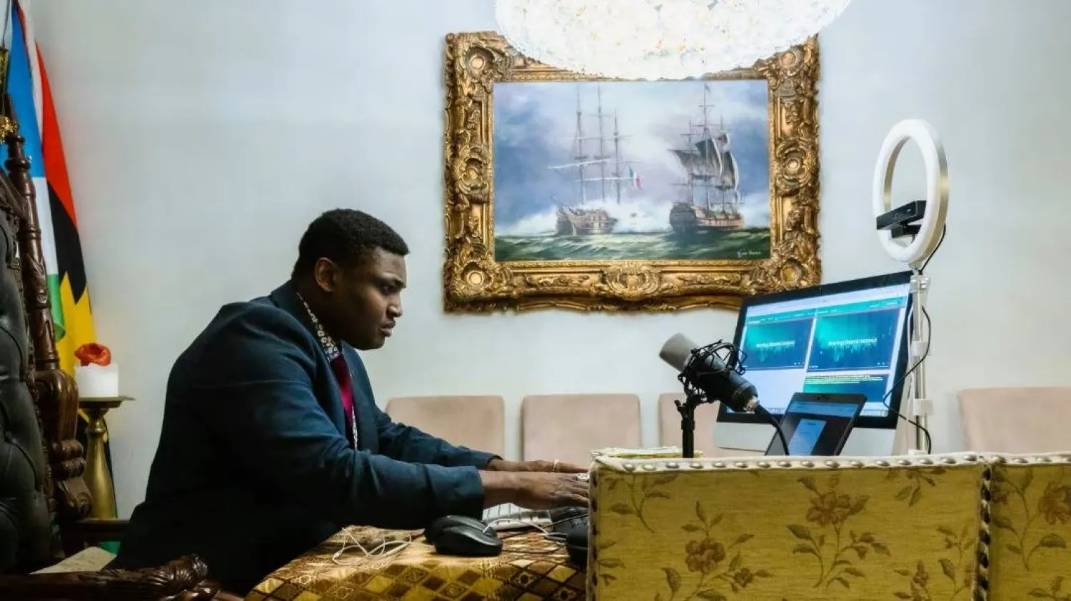 سيمون إيكبا ناشط مشهور على وسائل التواصل الاجتماعي (إعلام محلي)