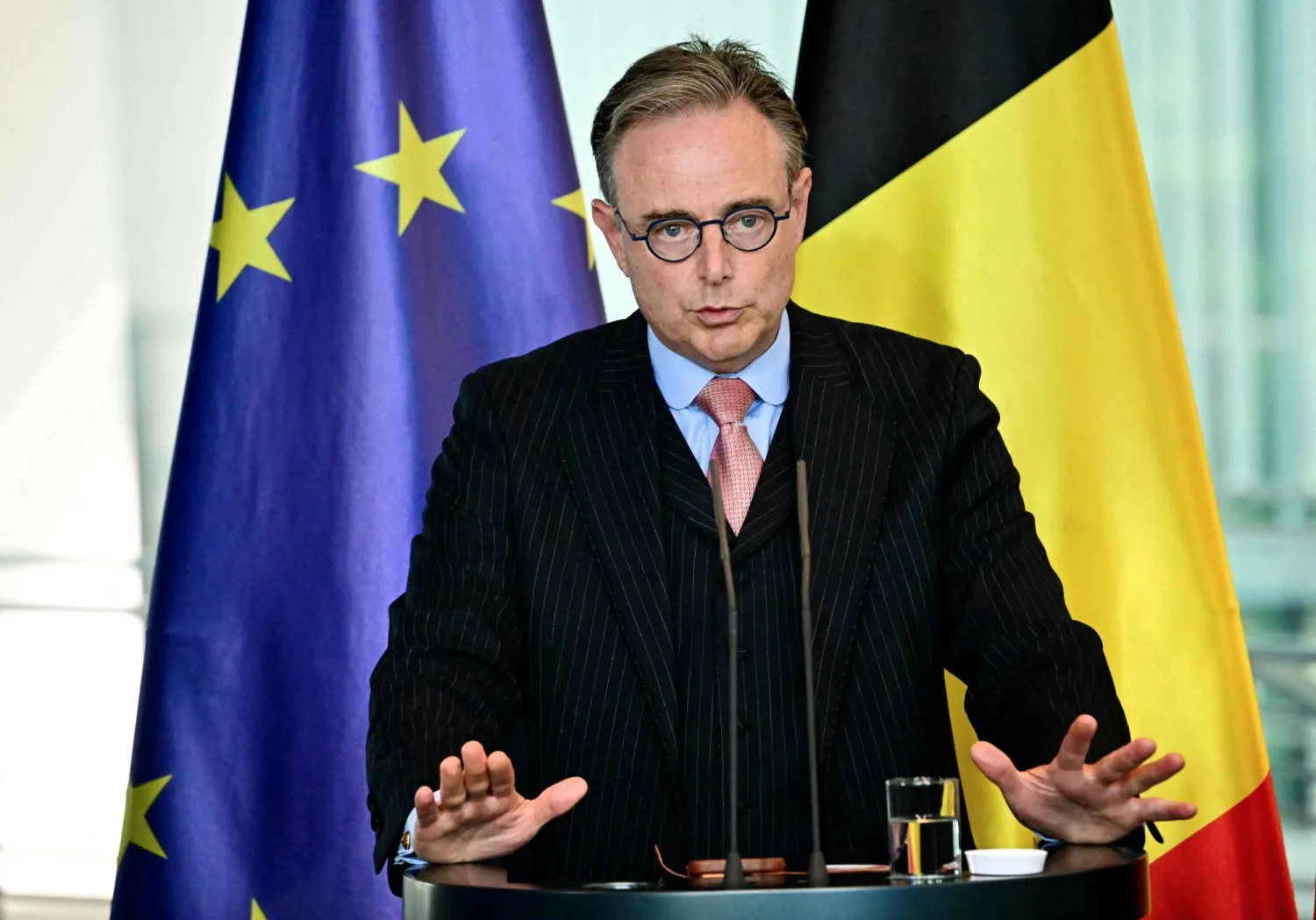 رئيس الوزراء البلجيكي بارت دي فيفر (أ.ف.ب)