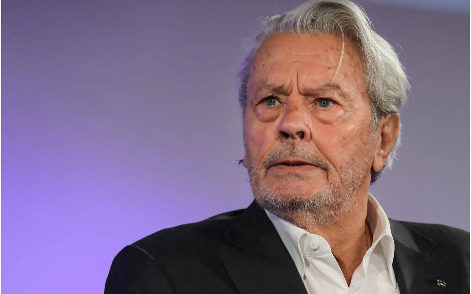 الممثل الفرنسي الراحل آلان ديلون (أ.ف.ب)