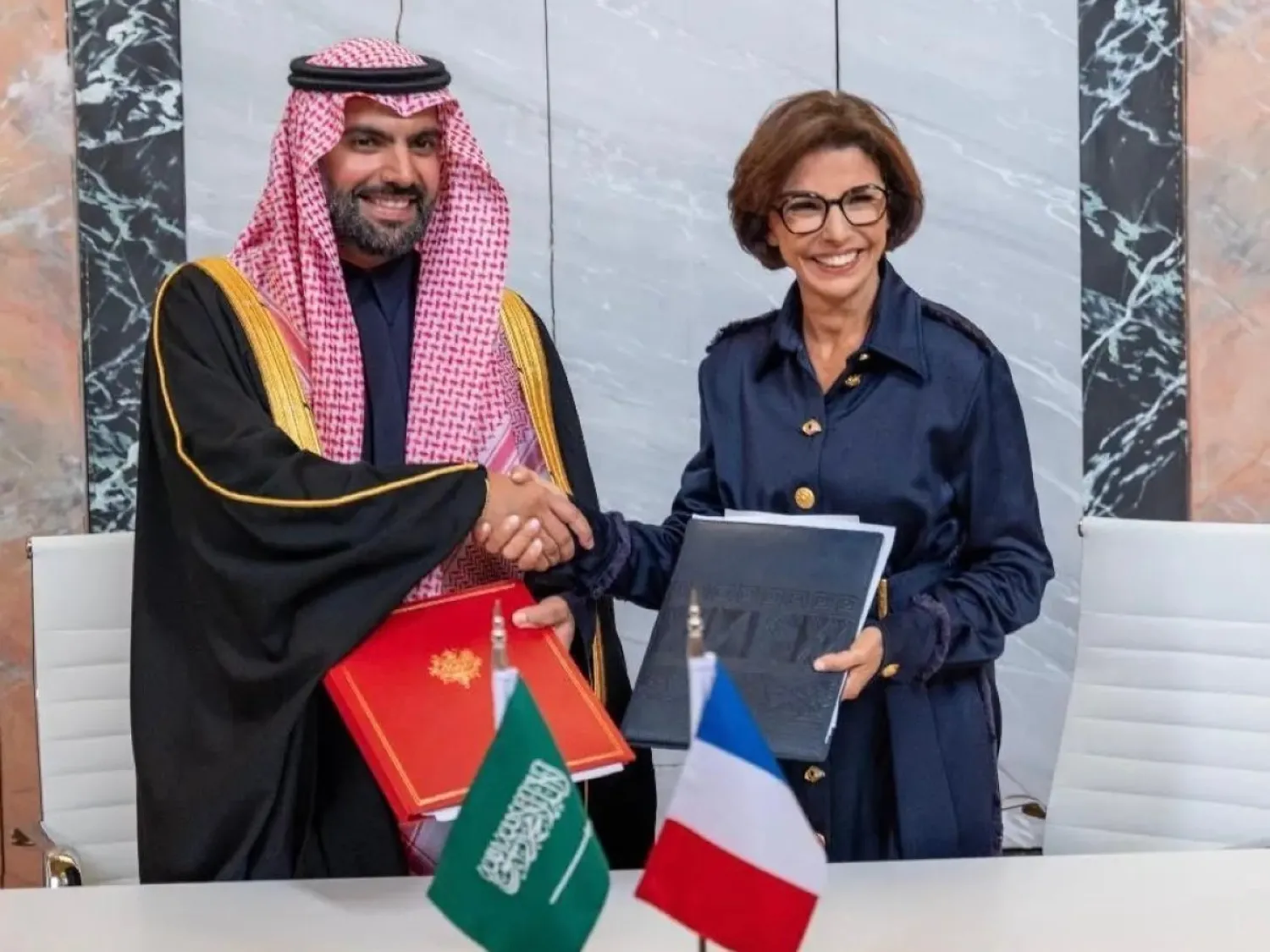 وزير الثقافة السعودي ونظيرته الفرنسية وقَّعا البرنامج التنفيذي خلال لقائهما في باريس الخميس (واس)