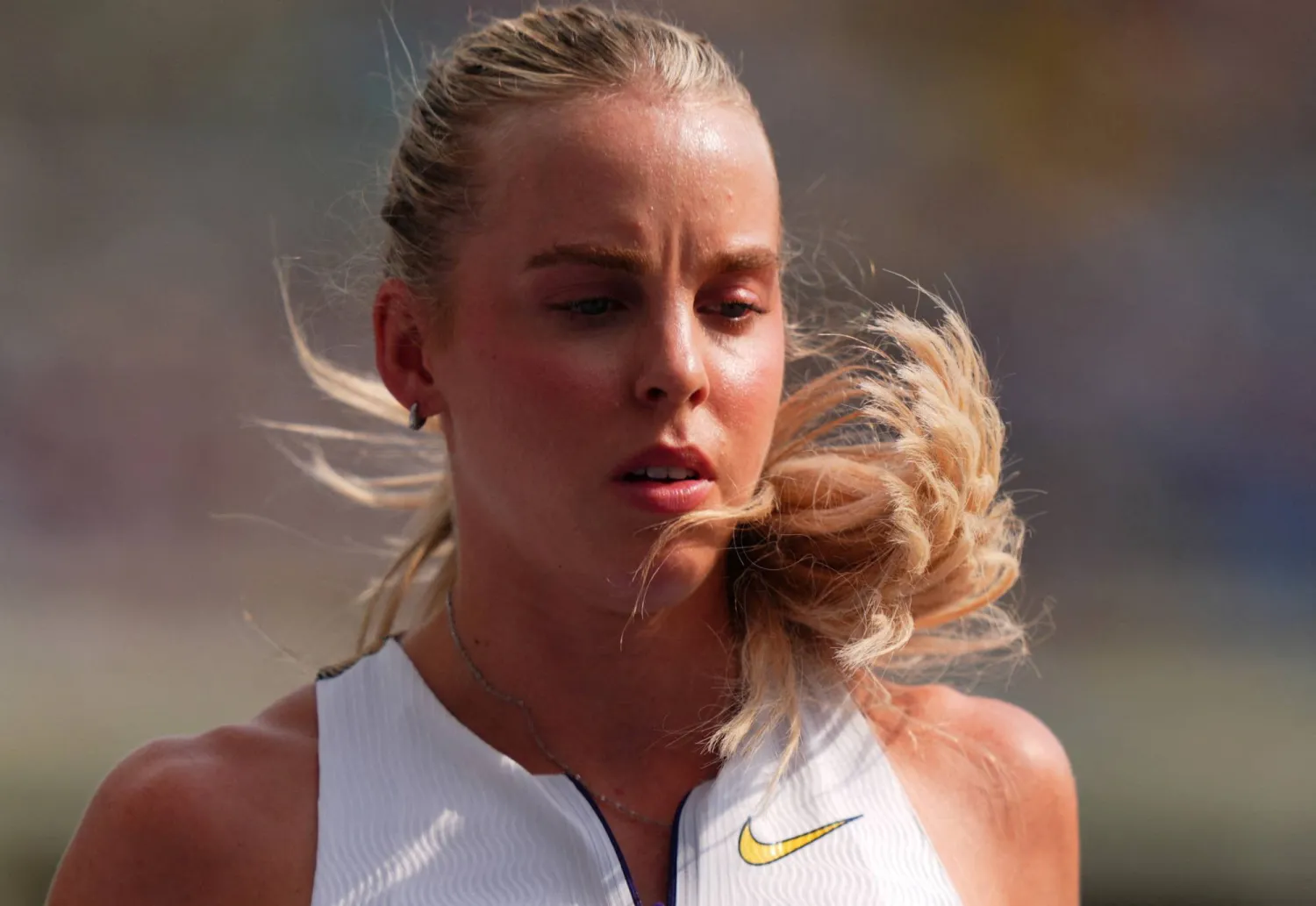 البطلة البريطانية كيلي هودجكينسون (رويترز)