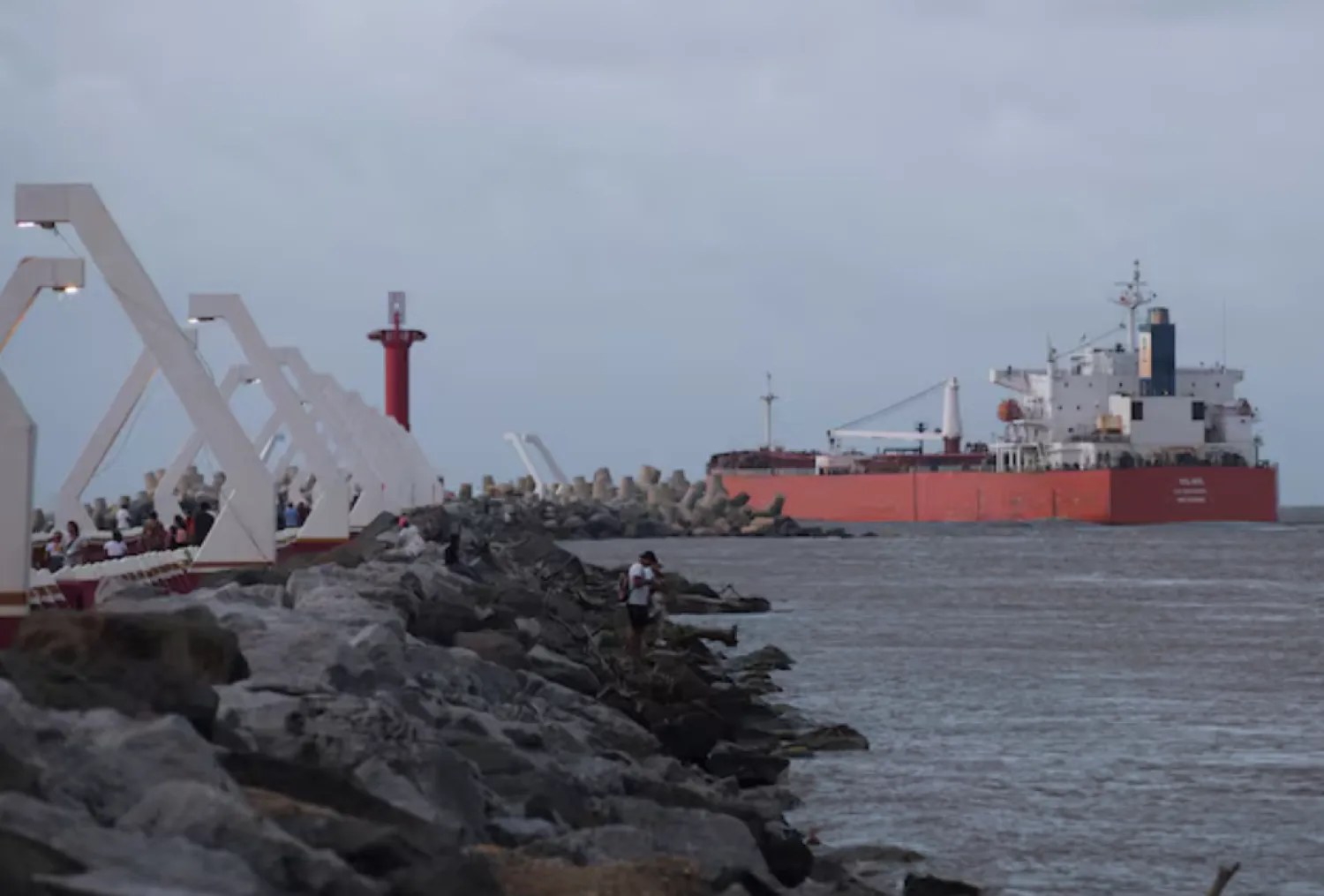 Cuba-flagged oil tanker Vilma carrying about 400,000 barrels of oil leaves Mexico’s Pajarito’s port on its way to Cuba, in Pajaritos, Mexico October 26, 2024. REUTERS/Angel Hernandez/File Photo 