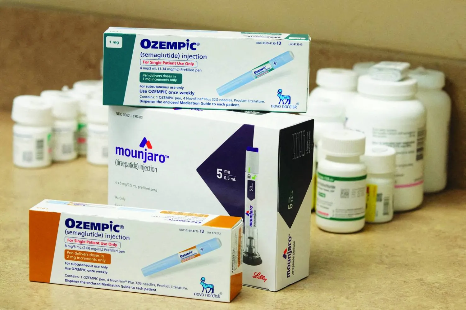 علب من «أوزيمبيك» و«مونجارو» (رويترز)