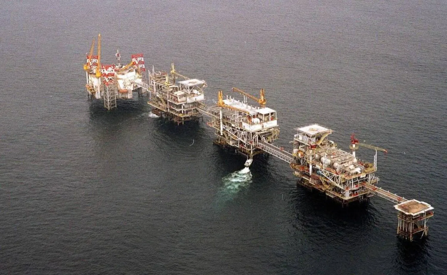 منصة نفط في أنغولا (إكس)