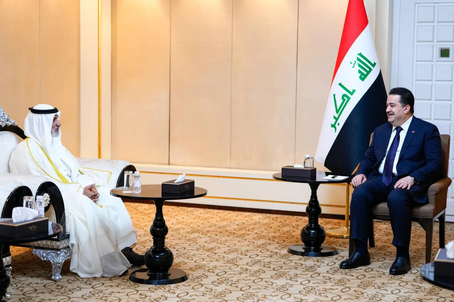 رئيس الوزراء العراقي خلال استقباله أمين عام منظمة «أوبك» هيثم الغيص (واع)