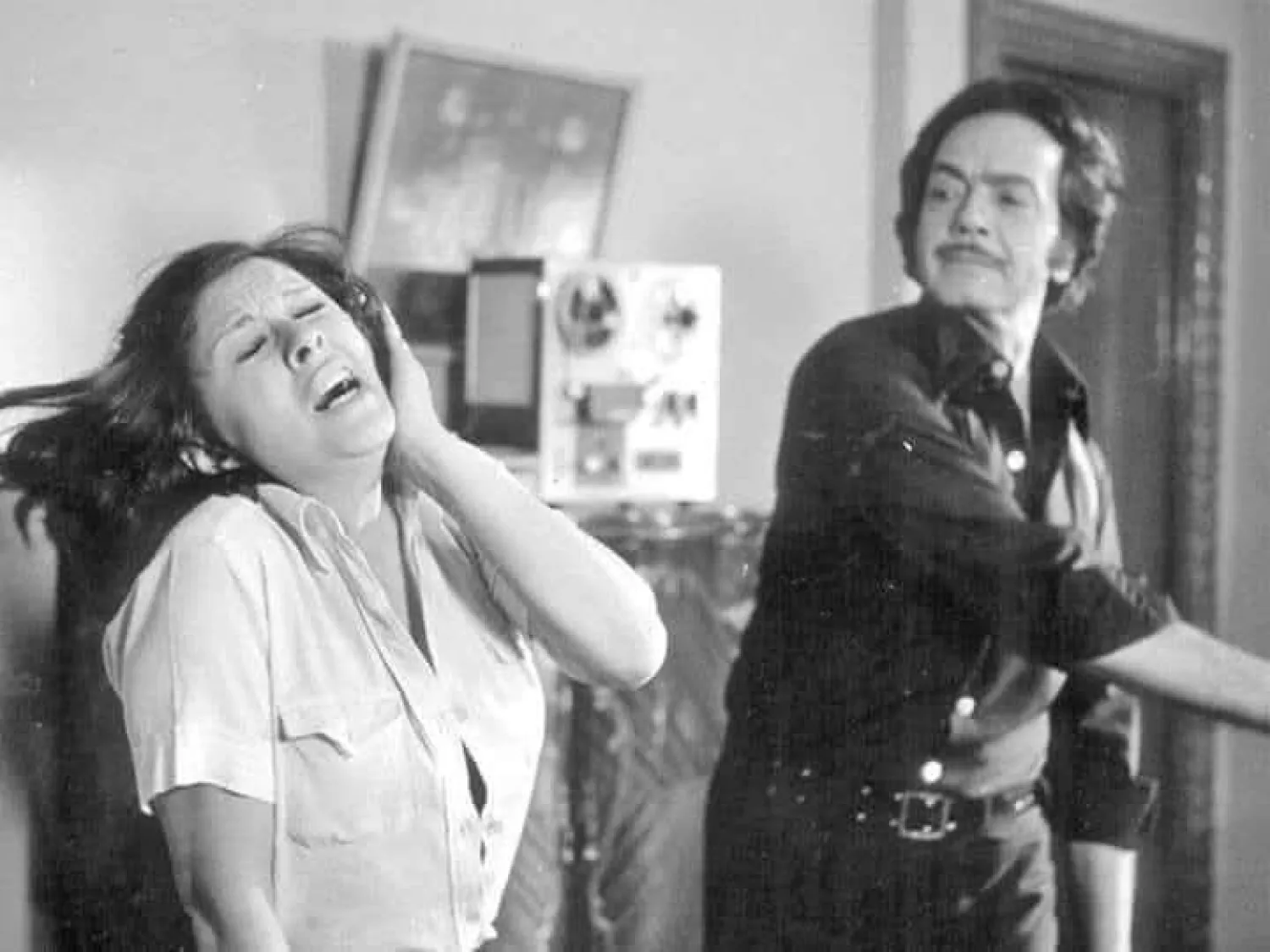 سعاد حسني وكمال الشناوي في لقطة من فيلم «الكرنك» (يوتيوب)