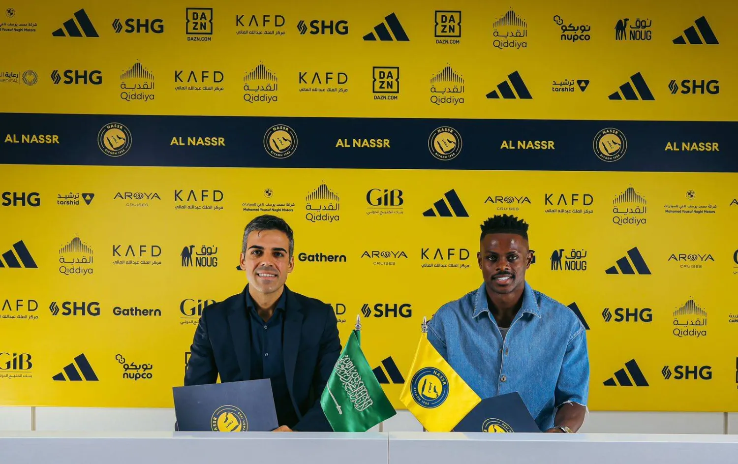 النصر يتعاقد رسمياً مع المهاجم هارون كمارا (نادي النصر)