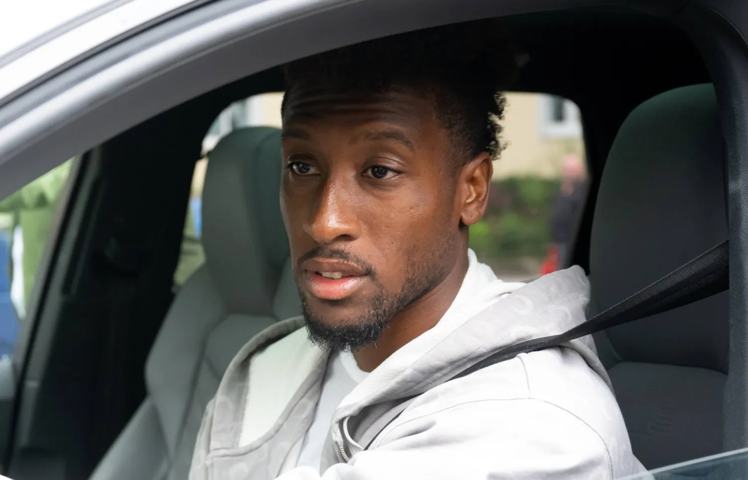 كينغسلي كومان جناح فريق النصر (د.ب.أ)