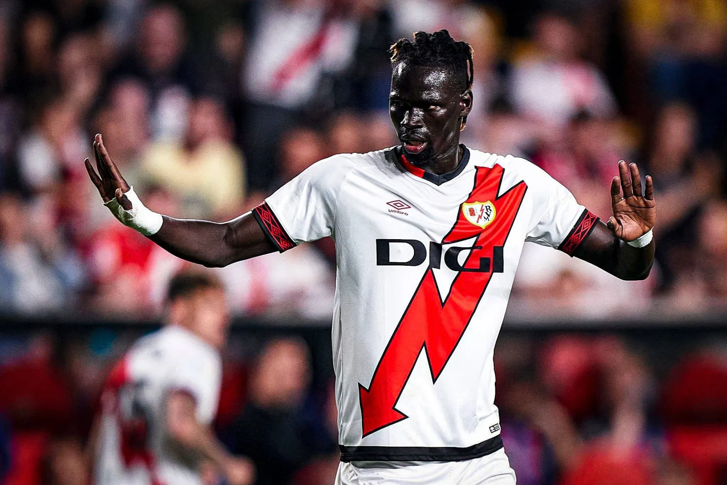 باتي إسماعيل سيس (رويترز)